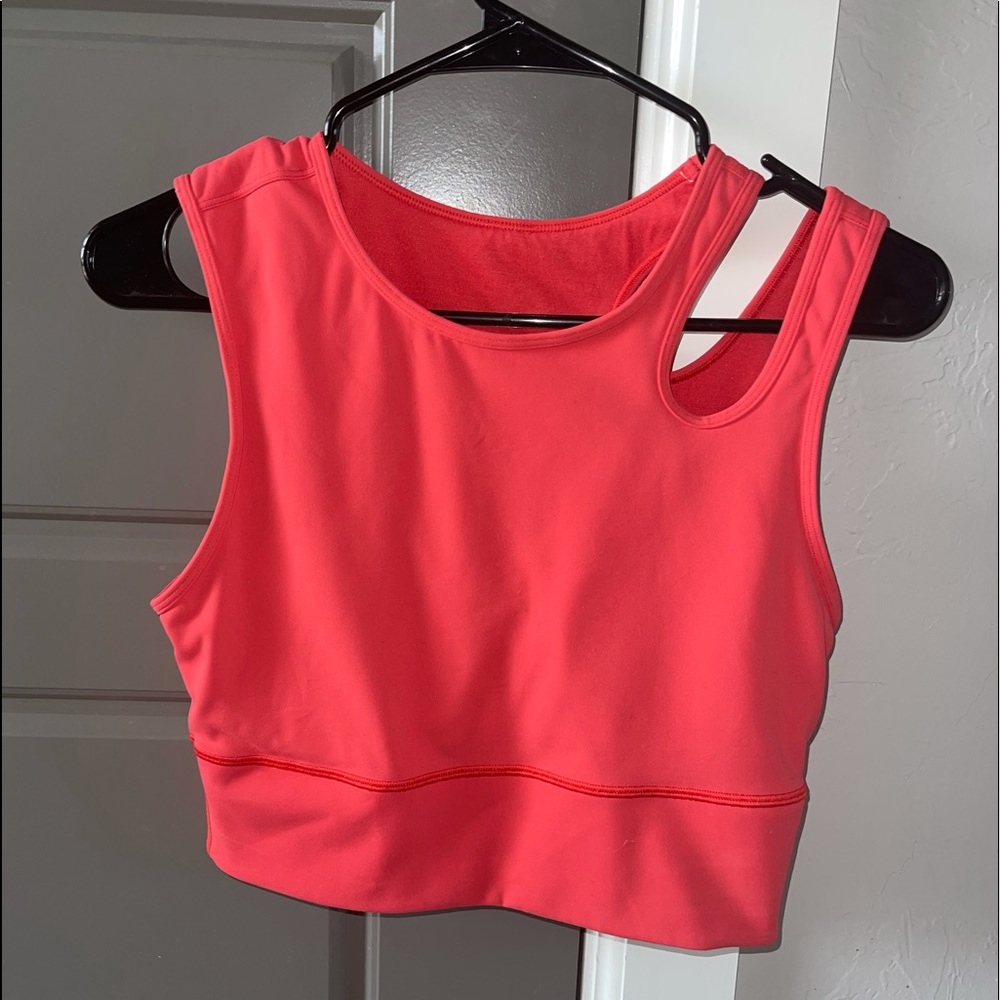 Lulu Lemon crop top.
